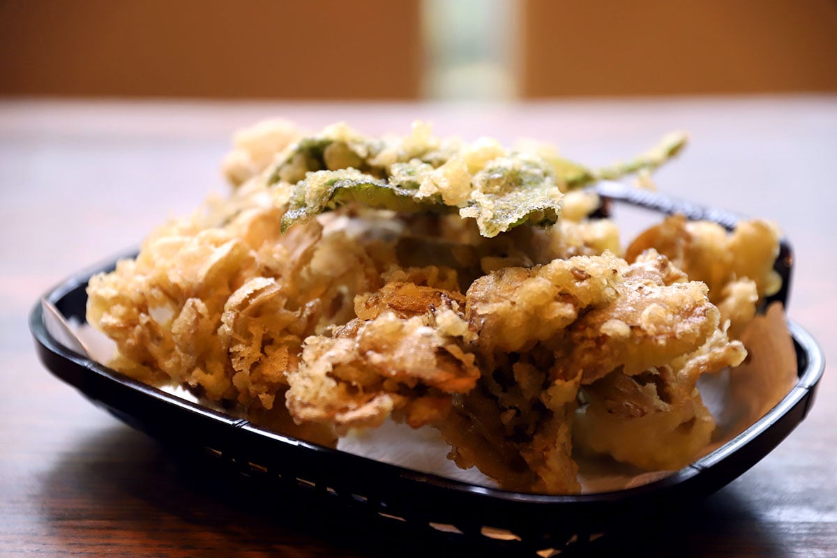 「中野屋」のもうひとつの名物である舞茸の天ぷら