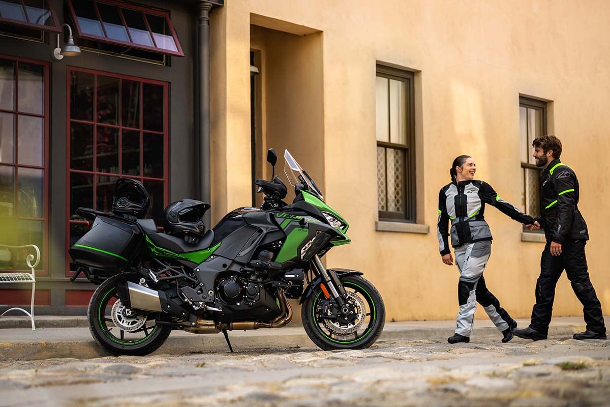 カワサキ「ヴェルシス 1100 SE」の新色モデル