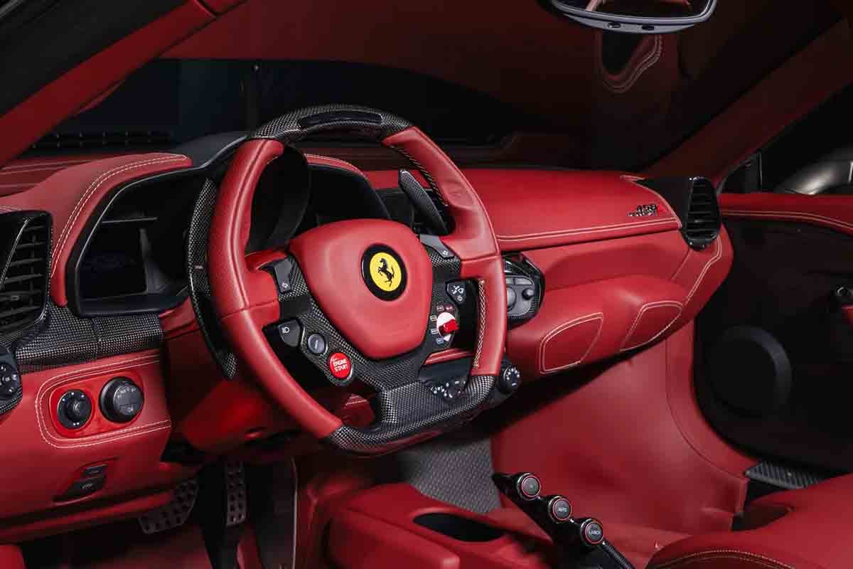 RMサザビーズ主催のオンラインオークションに出品中の2015年式フェラーリ「458スペチアーレA」Jeroen Vink(c)2026 Courtesy of RM Sotheby's