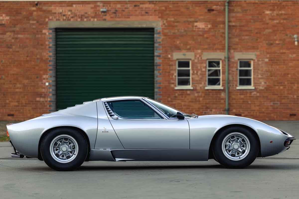 オークションに出品予定の1971年式ランボルギーニ「ミウラ P400 SV」(c)2026 BROAD ARROW Auctions