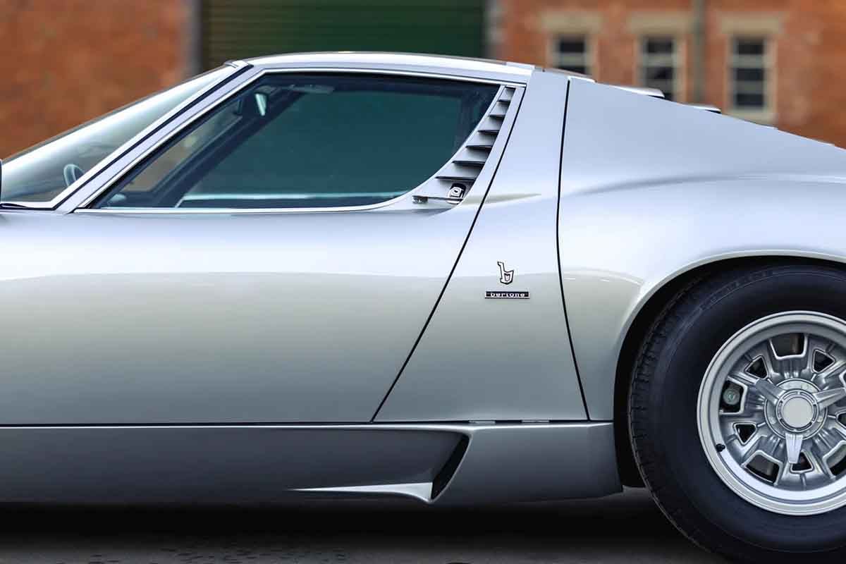 オークションに出品予定の1971年式ランボルギーニ「ミウラ P400 SV」(c)2026 BROAD ARROW Auctions