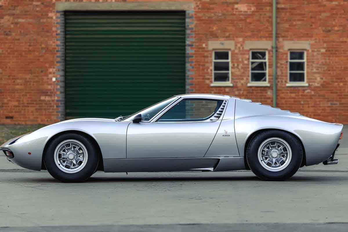 オークションに出品予定の1971年式ランボルギーニ「ミウラ P400 SV」(c)2026 BROAD ARROW Auctions