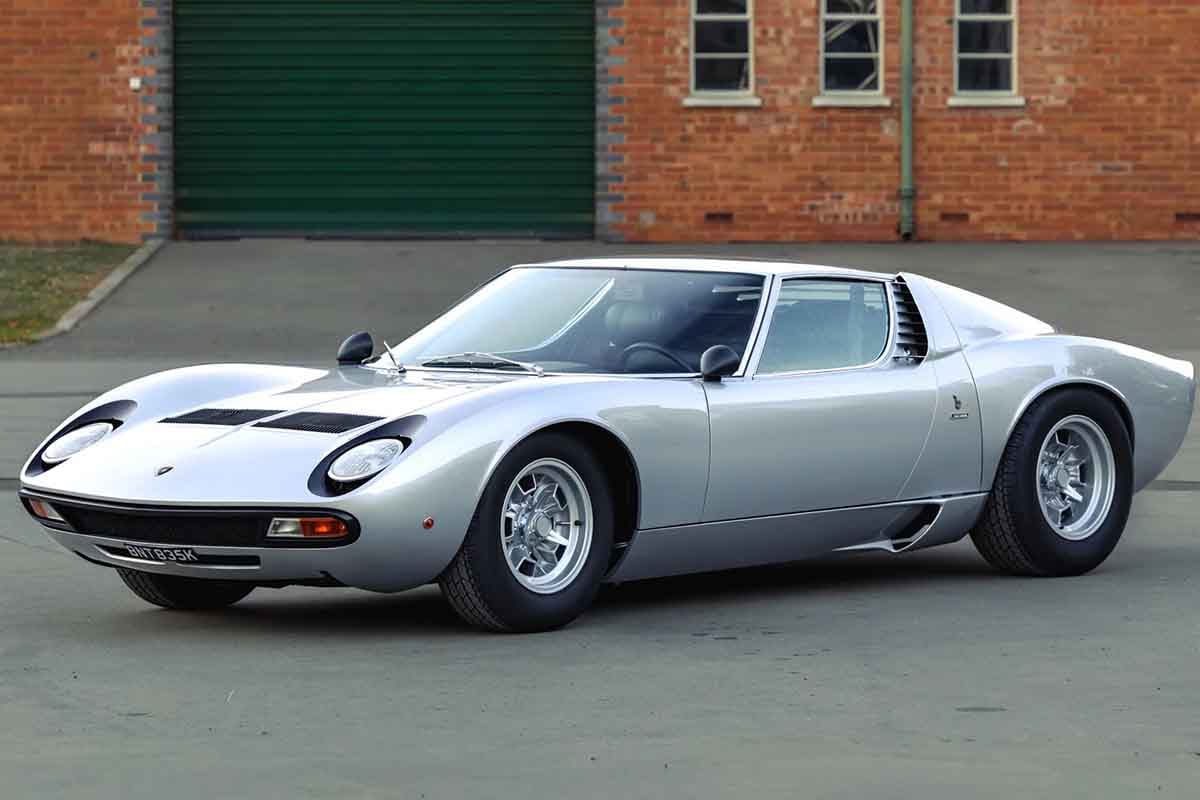 オークションに出品予定の1971年式ランボルギーニ「ミウラ P400 SV」(c)2026 BROAD ARROW Auctions