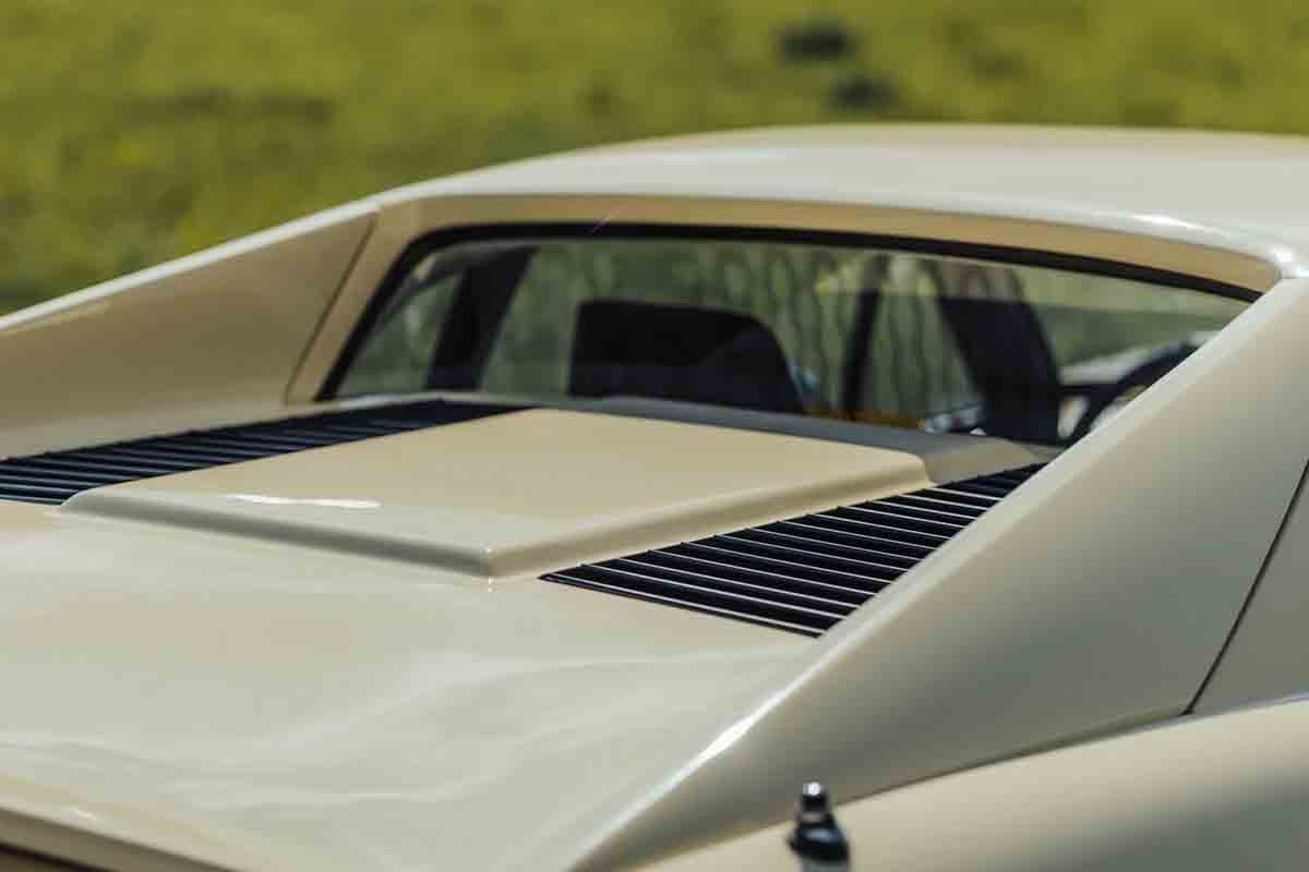 オークションに出品予定の1976年式フェラーリ「308GTBヴェトロレジーナ」(c)2026 BROAD ARROW Auctions