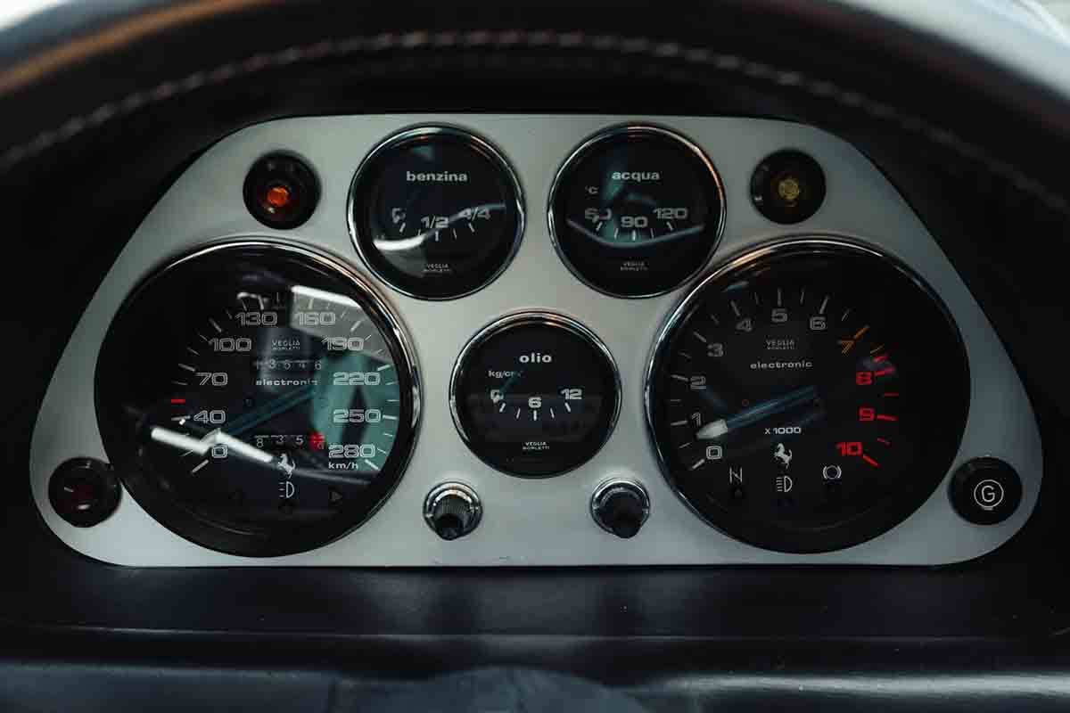 オークションに出品予定の1976年式フェラーリ「308GTBヴェトロレジーナ」(c)2026 BROAD ARROW Auctions