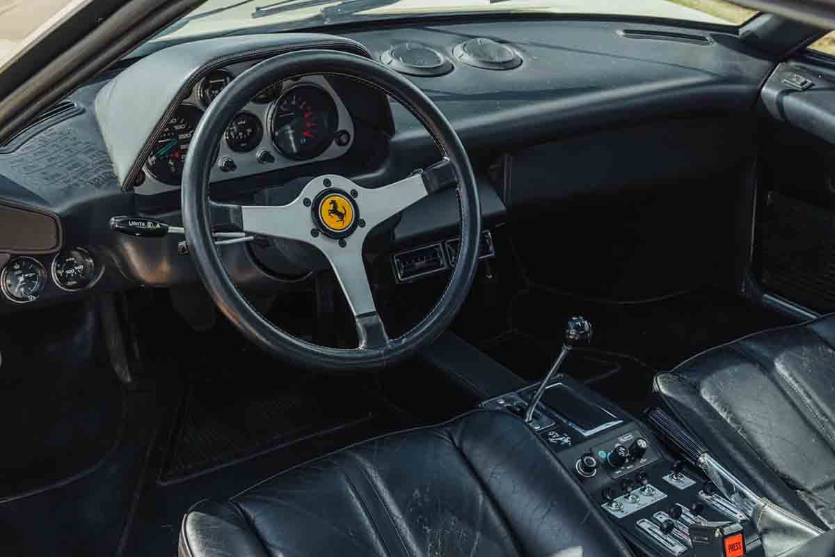 オークションに出品予定の1976年式フェラーリ「308GTBヴェトロレジーナ」(c)2026 BROAD ARROW Auctions