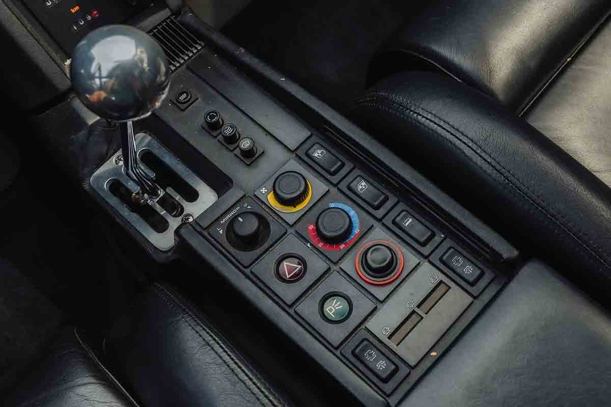 オークションに出品予定の1990年式フェラーリ「テスタロッサ」(c)2026 BROAD ARROW Auctions