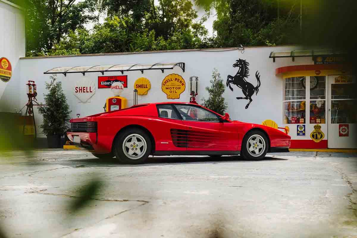 オークションに出品予定の1990年式フェラーリ「テスタロッサ」(c)2026 BROAD ARROW Auctions