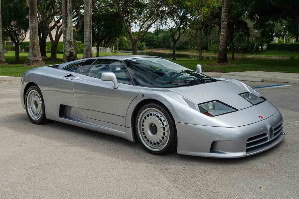 オークションに出品予定の1994年式ブガッティ「EB110 GT」(c)2026 BROAD ARROW Auctions