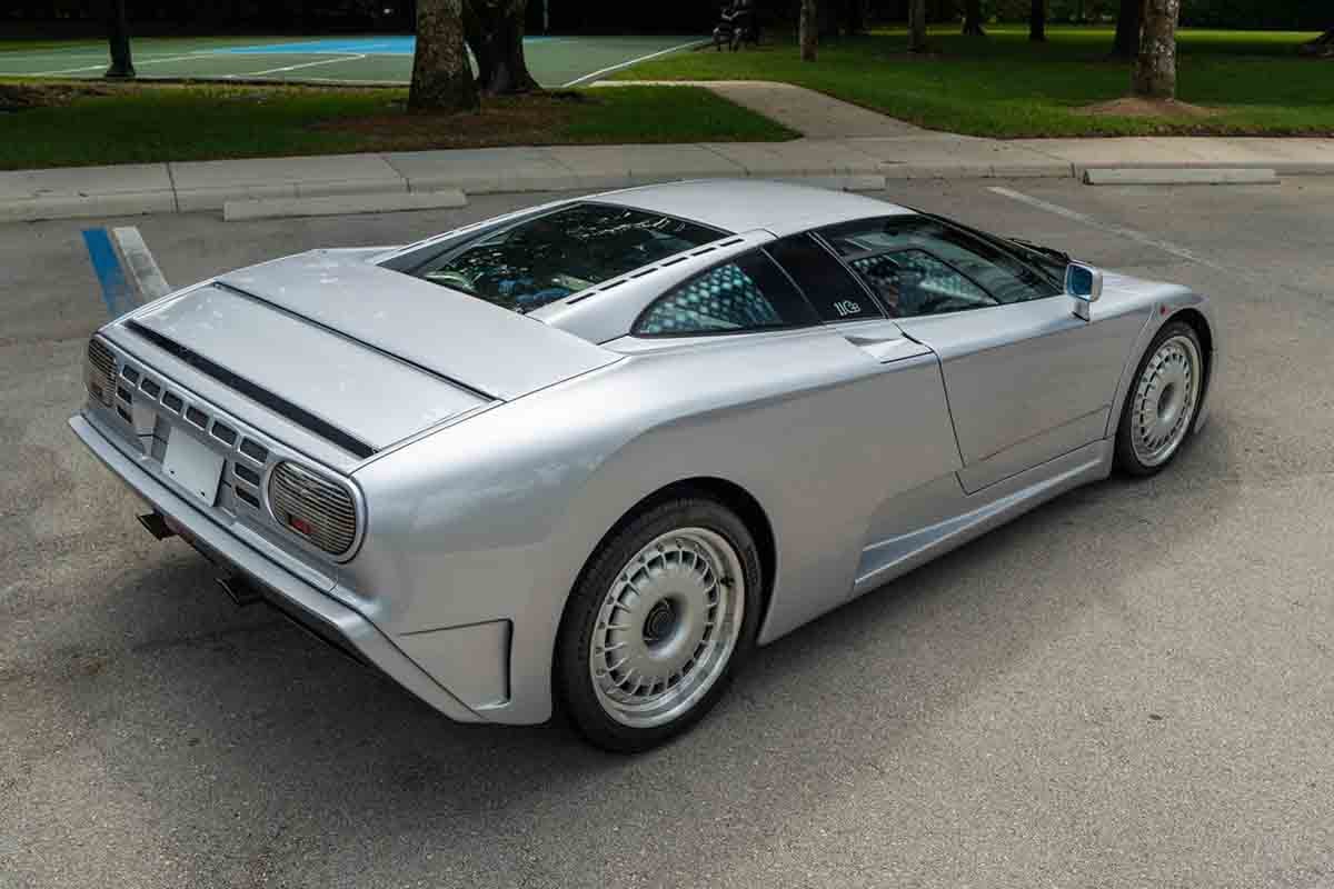 オークションに出品予定の1994年式ブガッティ「EB110 GT」(c)2026 BROAD ARROW Auctions