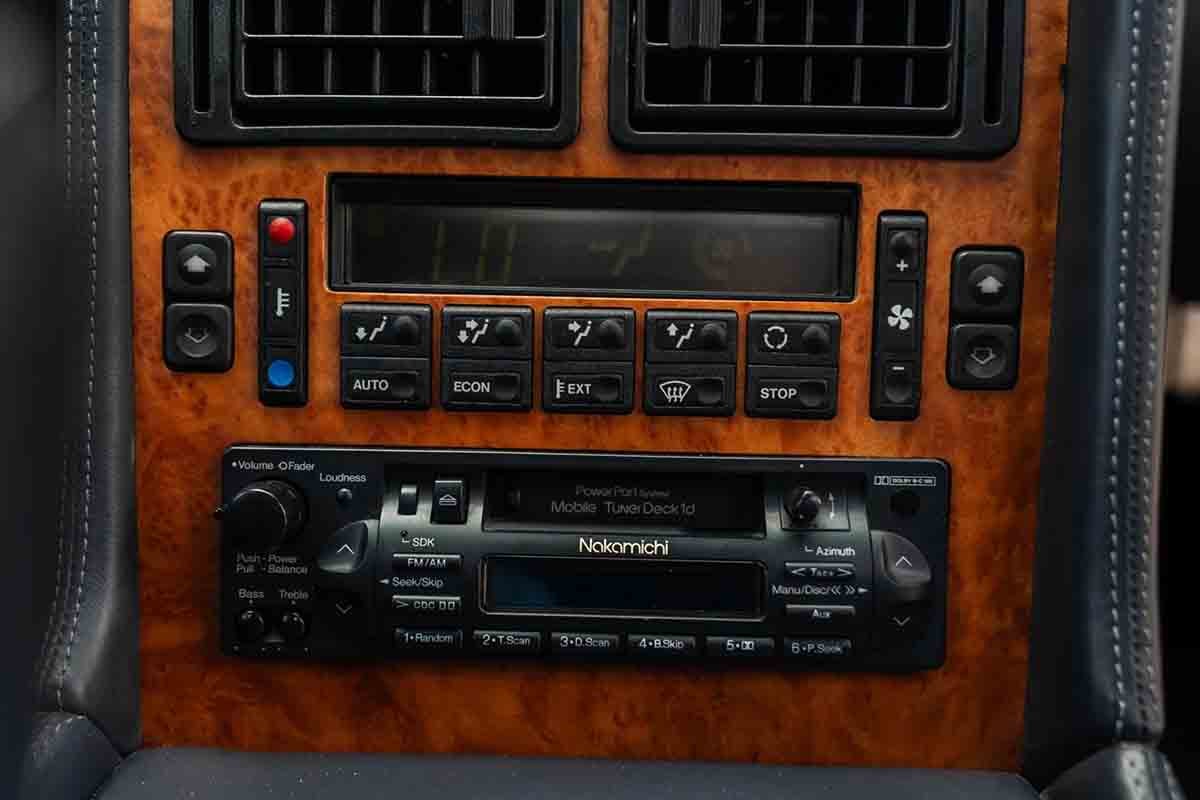 オークションに出品予定の1994年式ブガッティ「EB110 GT」(c)2026 BROAD ARROW Auctions