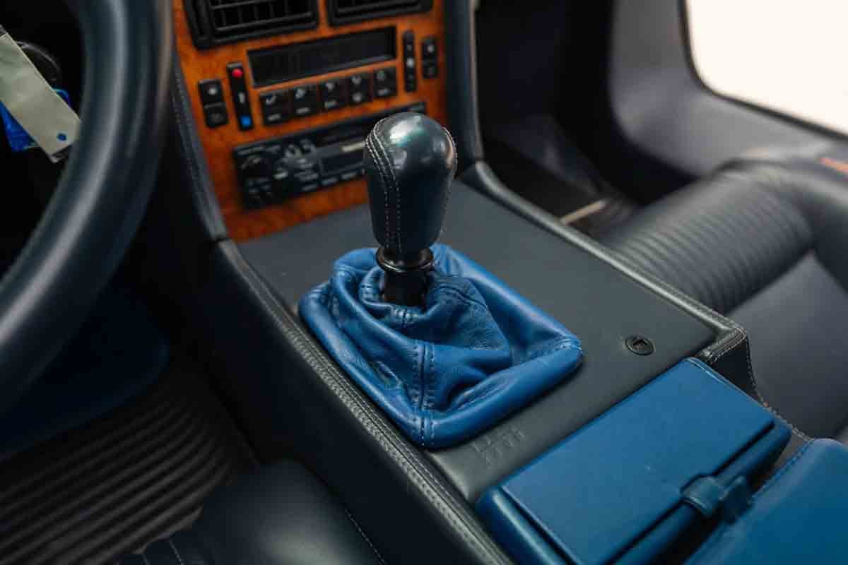 オークションに出品予定の1994年式ブガッティ「EB110 GT」(c)2026 BROAD ARROW Auctions