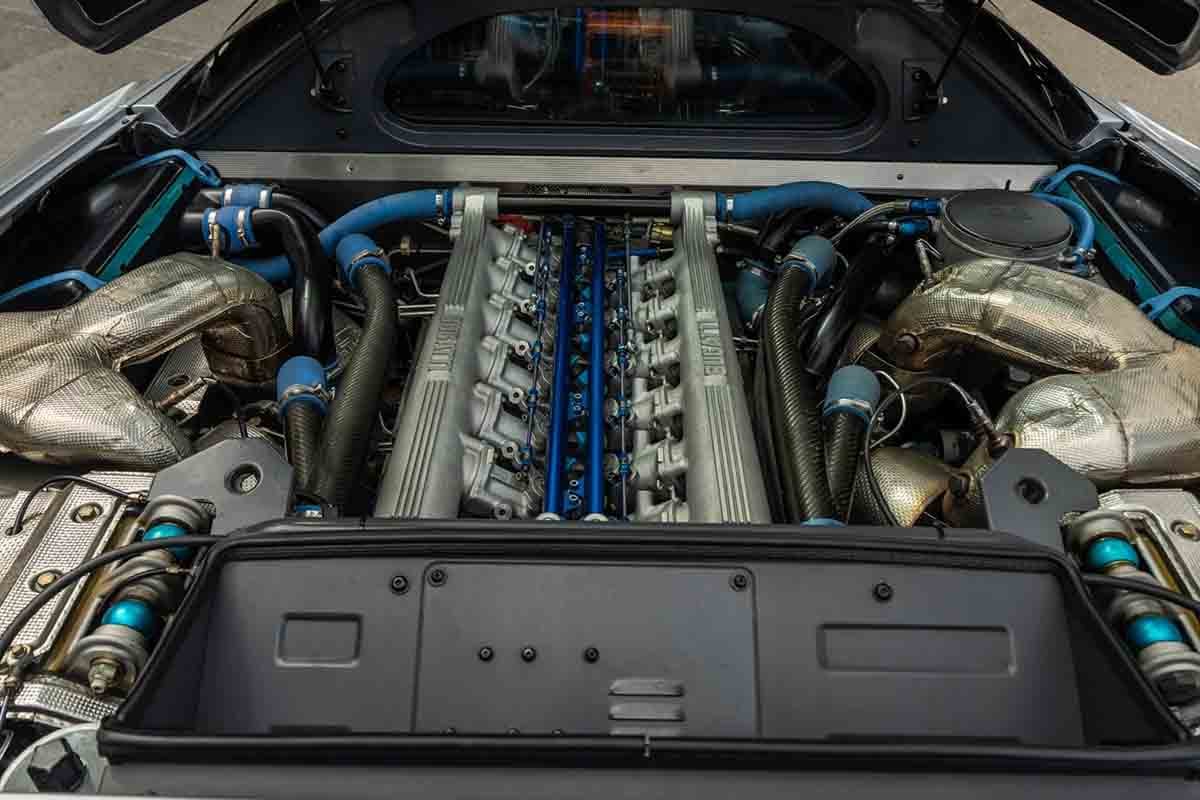オークションに出品予定の1994年式ブガッティ「EB110 GT」(c)2026 BROAD ARROW Auctions