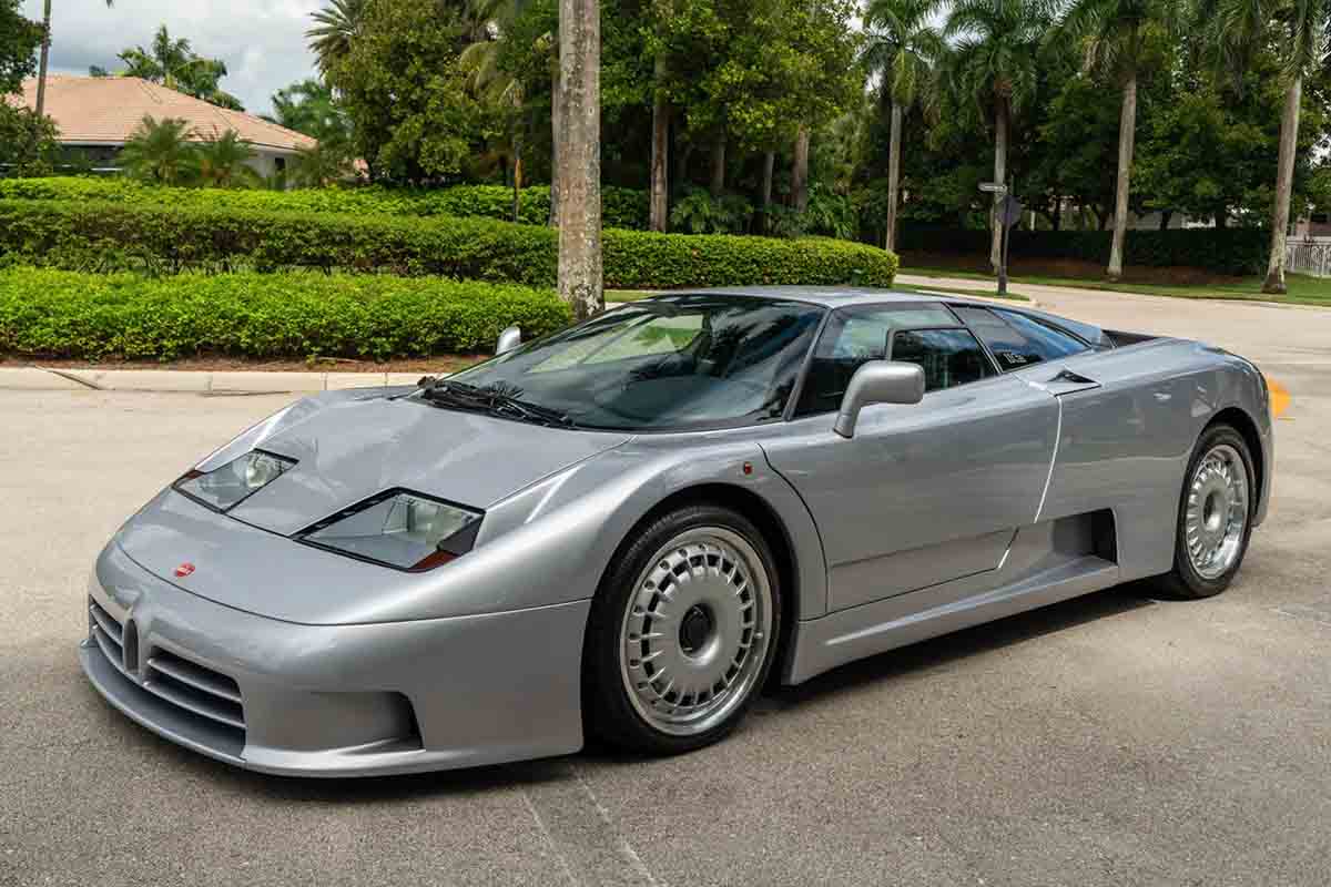 オークションに出品予定の1994年式ブガッティ「EB110 GT」(c)2026 BROAD ARROW Auctions