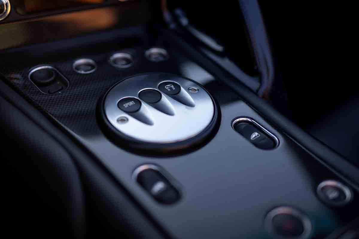 英国ロンドンで開催されるオークションに出品予定の2005年式のランボルギーニ「ムルシエラゴ・ロードスター」Neil Fraser(c)2026 Courtesy of RM Sotheby's