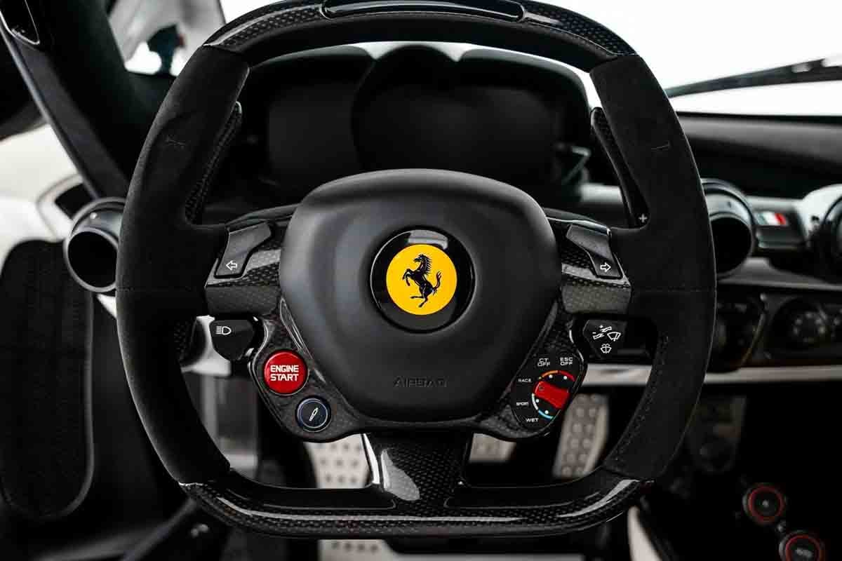 オークションに出品予定の2015年式フェラーリ「ラ・フェラーリ」(c)2026 BROAD ARROW Auctions