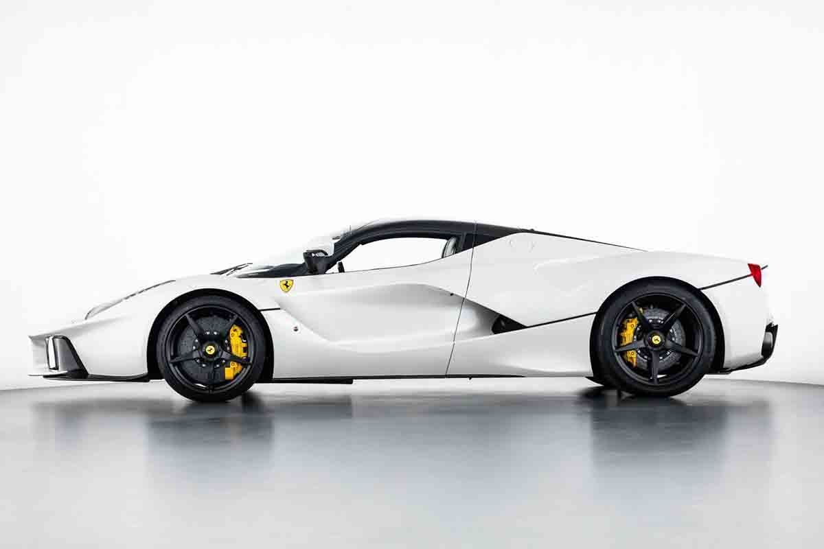 オークションに出品予定の2015年式フェラーリ「ラ・フェラーリ」(c)2026 BROAD ARROW Auctions