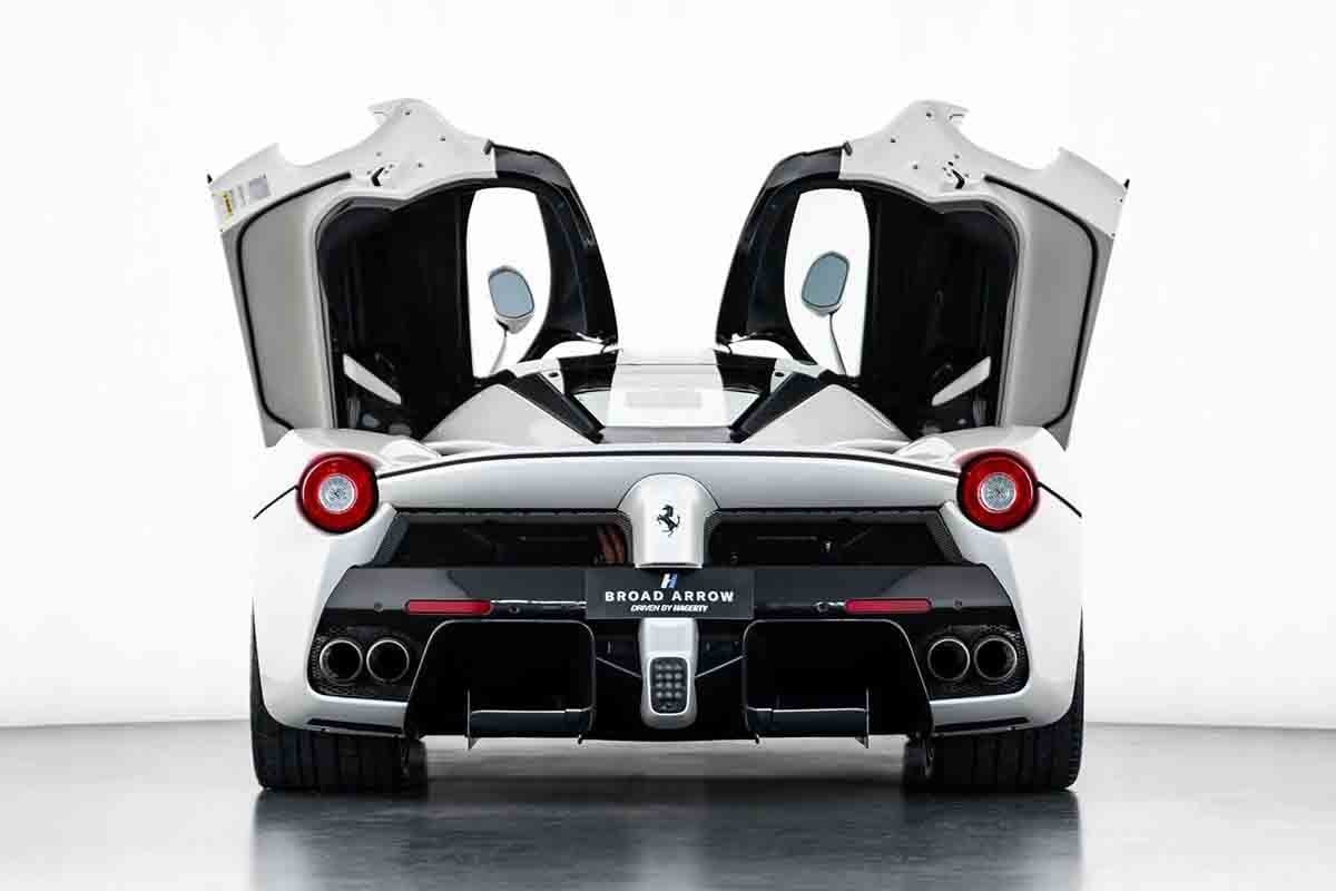 オークションに出品予定の2015年式フェラーリ「ラ・フェラーリ」(c)2026 BROAD ARROW Auctions