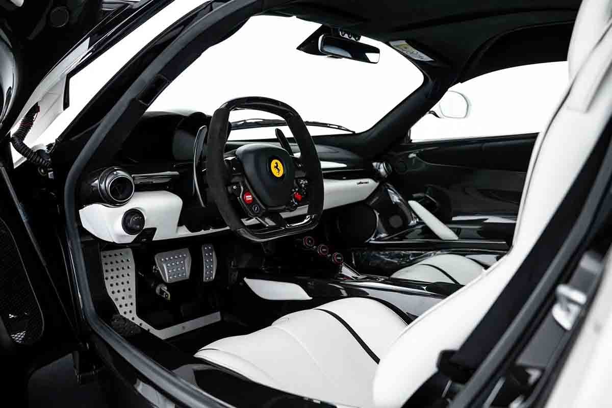 オークションに出品予定の2015年式フェラーリ「ラ・フェラーリ」(c)2026 BROAD ARROW Auctions
