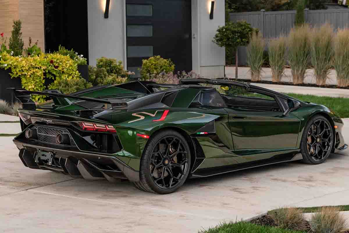 オークションに出品予定の2021年式ランボルギーニ「アヴェンタドールSVJ」(c)2026 BROAD ARROW Auctions