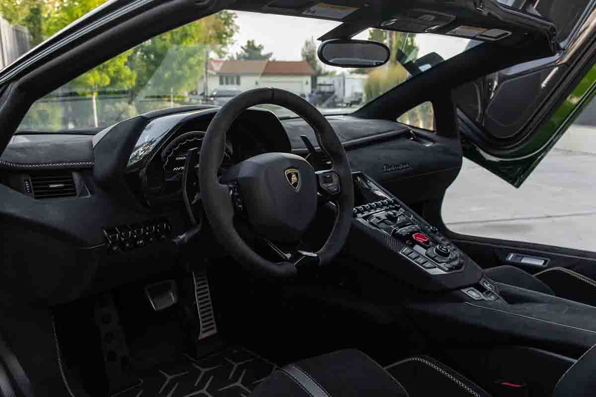 オークションに出品予定の2021年式ランボルギーニ「アヴェンタドールSVJ」(c)2026 BROAD ARROW Auctions