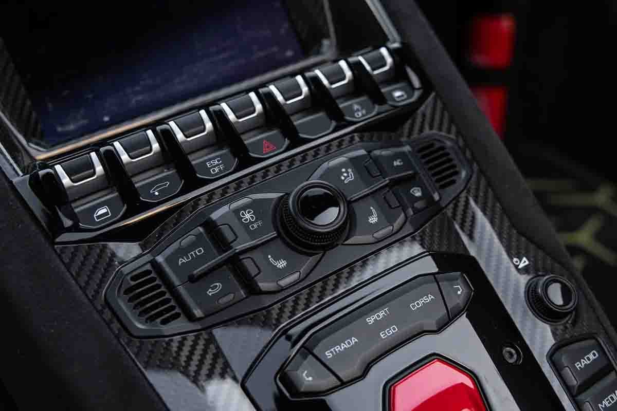 オークションに出品予定の2021年式ランボルギーニ「アヴェンタドールSVJ」(c)2026 BROAD ARROW Auctions