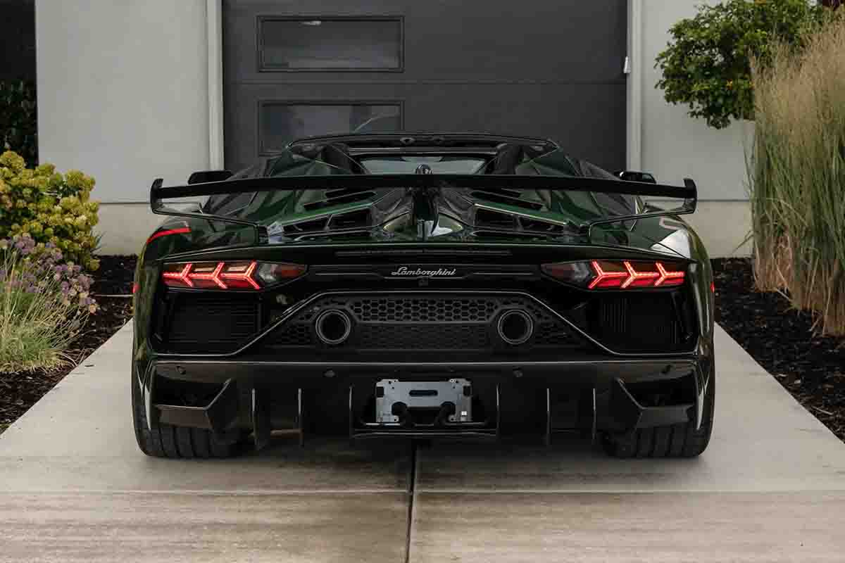 オークションに出品予定の2021年式ランボルギーニ「アヴェンタドールSVJ」(c)2026 BROAD ARROW Auctions