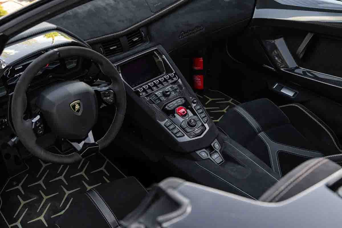 オークションに出品予定の2021年式ランボルギーニ「アヴェンタドールSVJ」(c)2026 BROAD ARROW Auctions