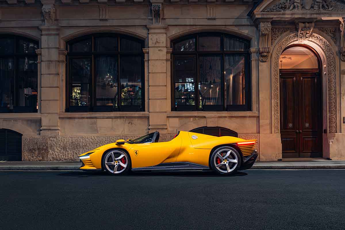 オークションに出品予定の2024年式フェラーリ「デイトナSP3」Alex Penfold(c)2026 Courtesy of RM Sotheby's