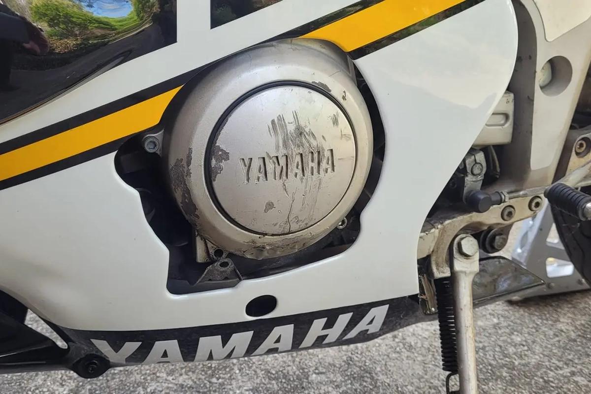 米国オンラインオークションに出品、落札された1988年式ヤマハ「FZR400」