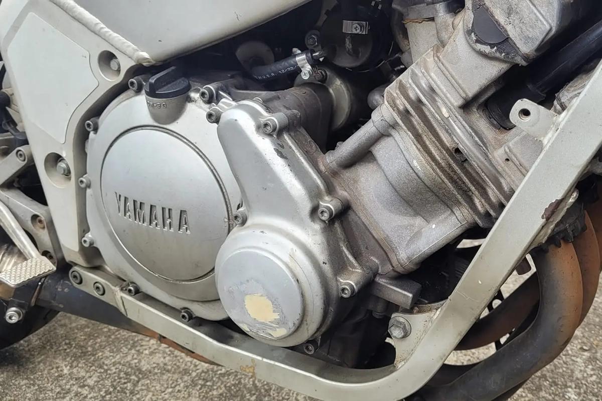 米国オンラインオークションに出品、落札された1988年式ヤマハ「FZR400」
