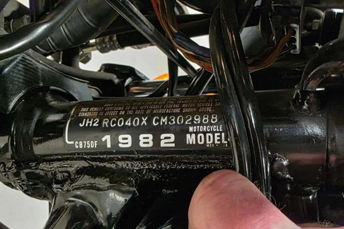 米国オンラインオークションに出品、落札された1982年式ホンダ「CB750Fスーパースポーツ」