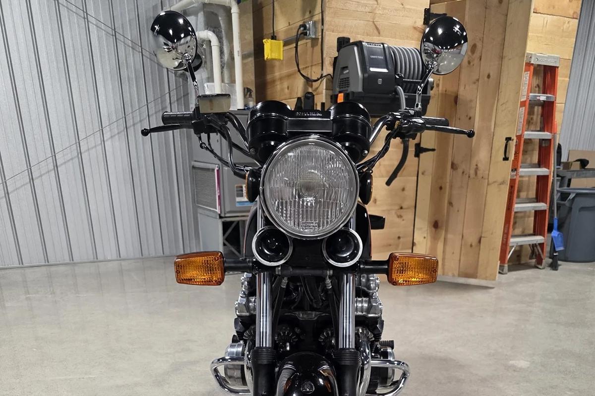 米国オンラインオークションに出品、落札された1982年式ホンダ「CB750Fスーパースポーツ」