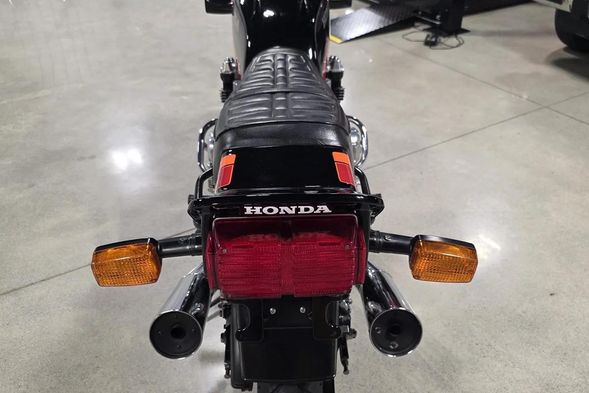 米国オンラインオークションに出品、落札された1982年式ホンダ「CB750Fスーパースポーツ」