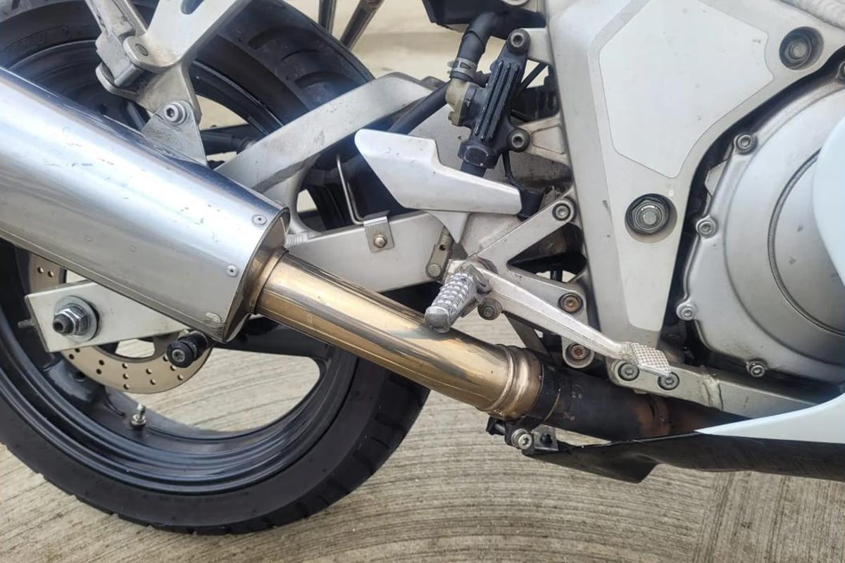 米国オンラインオークションに出品、落札された1988年式ヤマハ「FZR400」