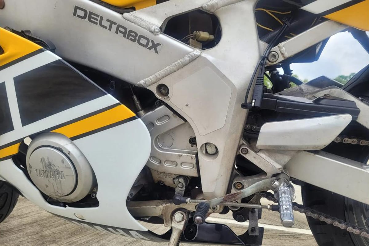 米国オンラインオークションに出品、落札された1988年式ヤマハ「FZR400」