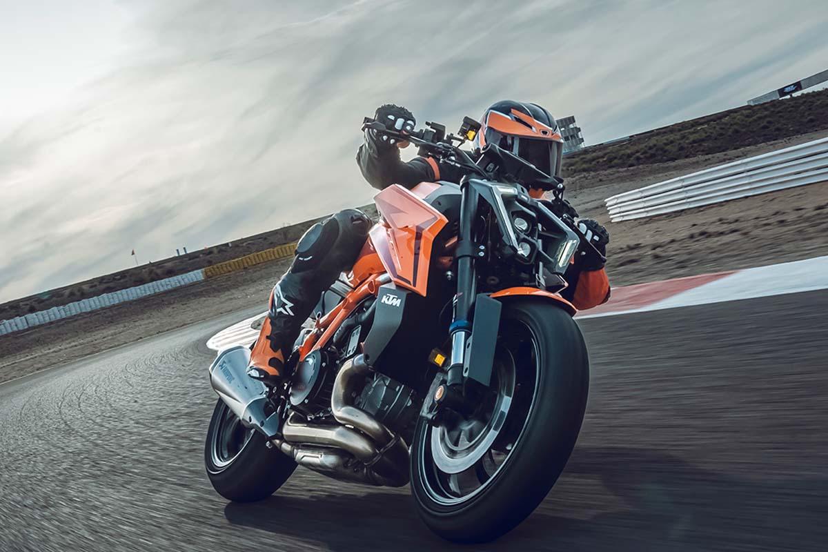 KTM「1390 SUPER DUKE R EVO」