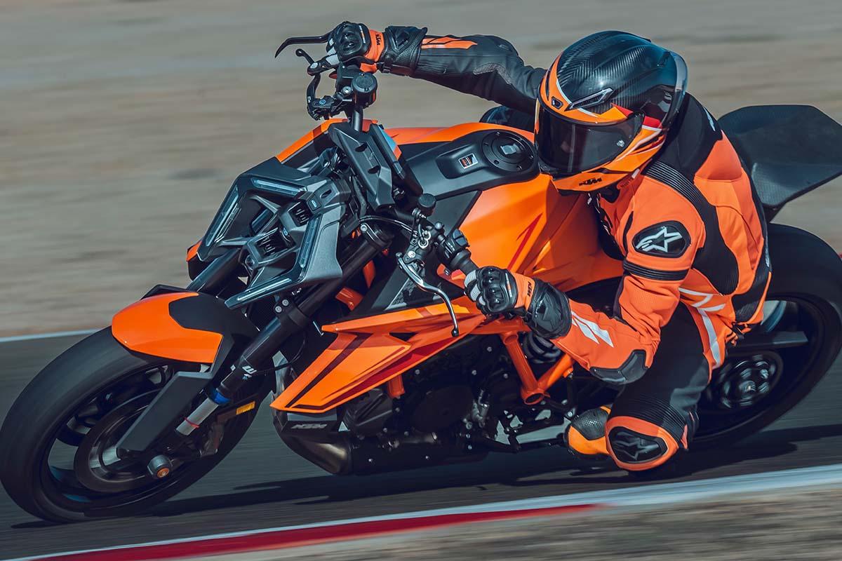KTM「1390 SUPER DUKE R EVO」