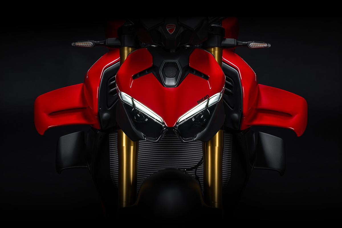 ドゥカティ「ストリートファイター V4」