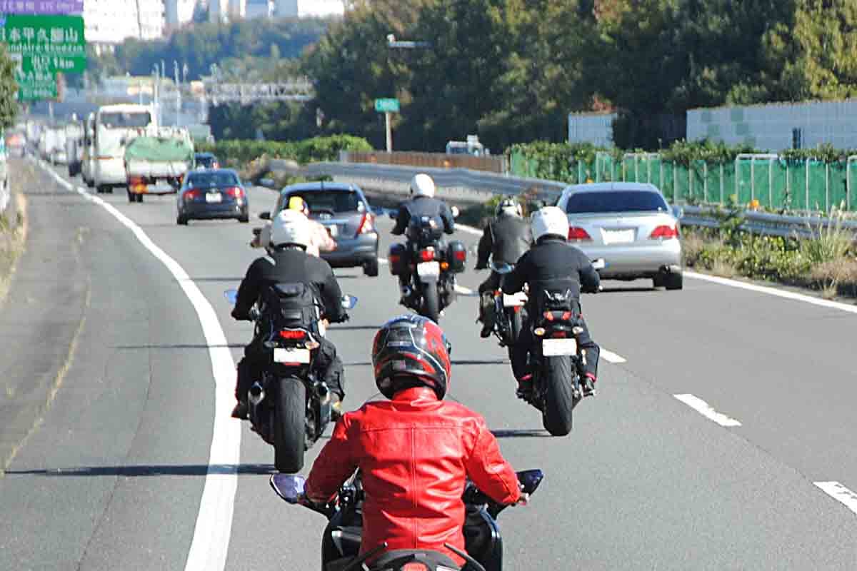 これからの季節、バイクのツーリングにはもってこいだが、高速道路料金の値段の高さはちょっと。そんな人にオススメのETC周遊パスだ