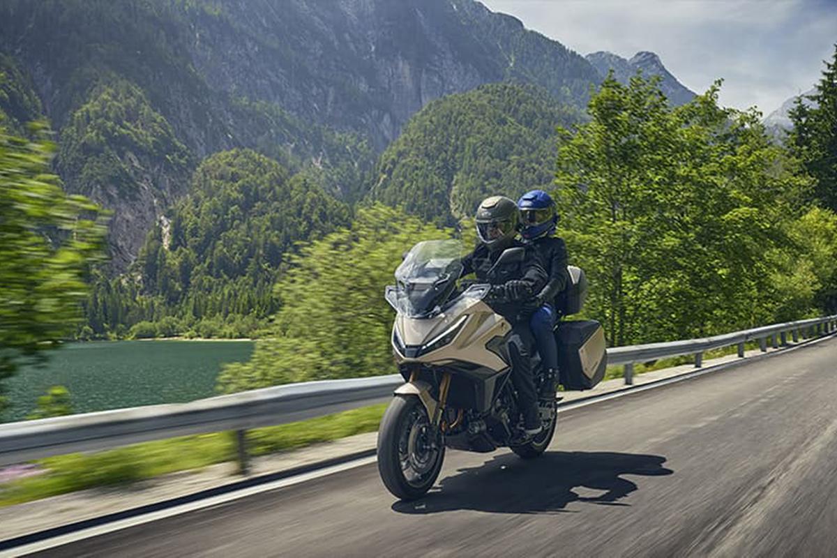 ホンダ「NT1100」