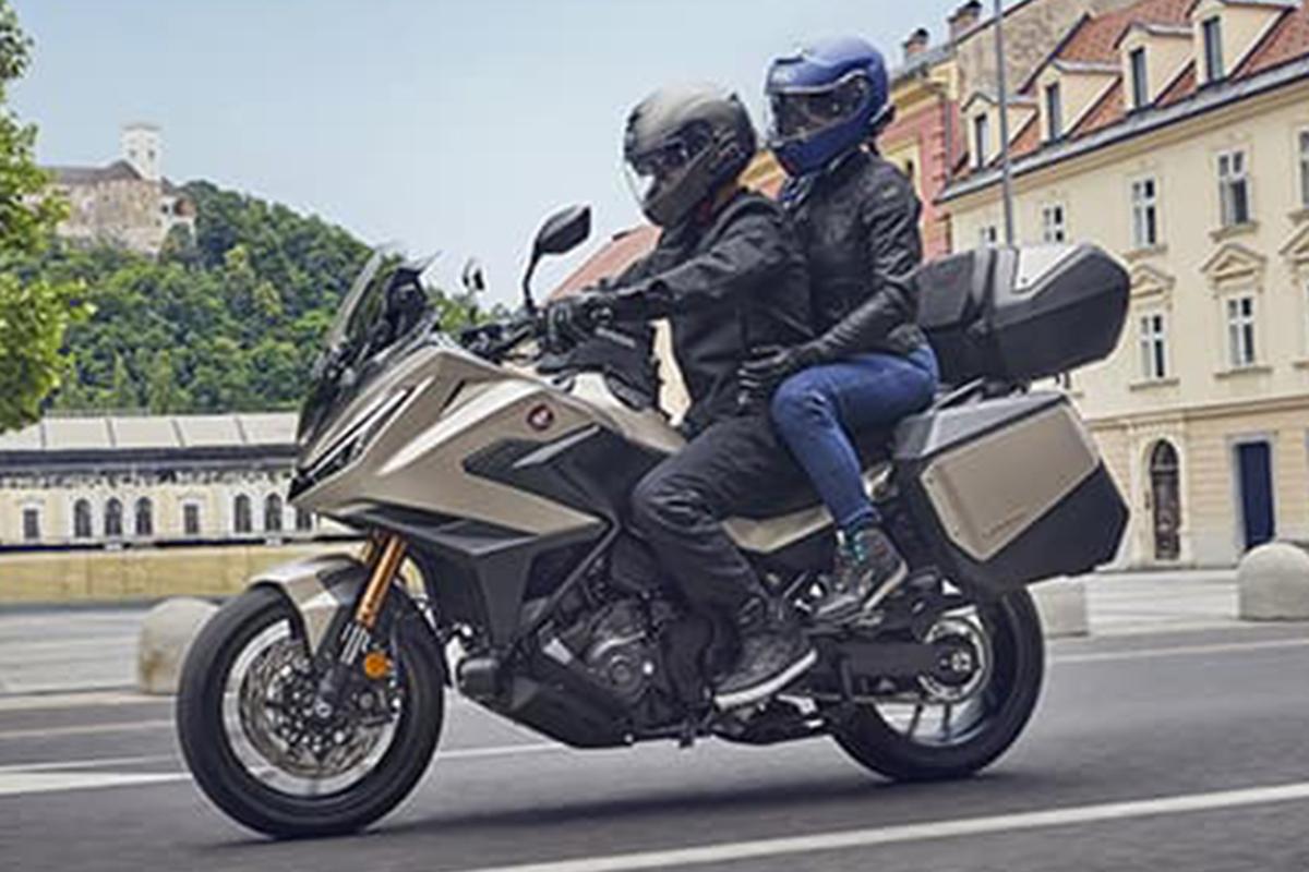 ホンダ「NT1100」