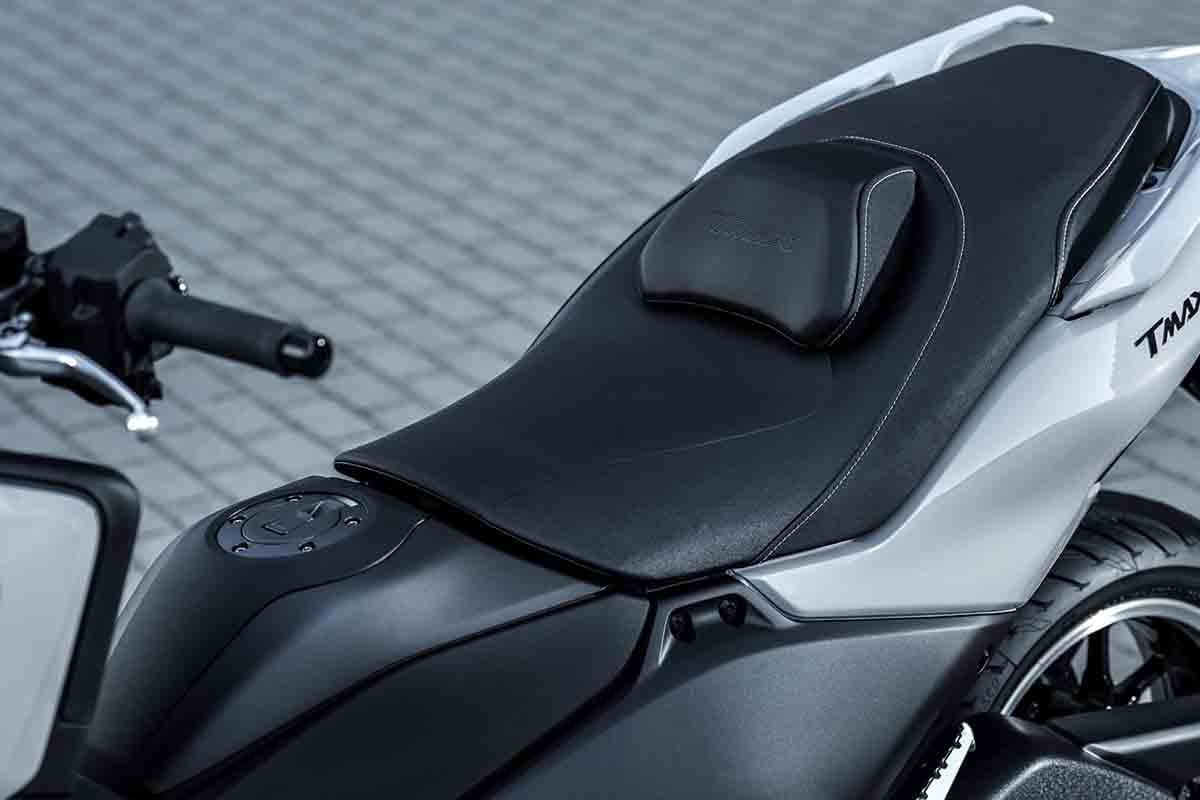 ヤマハ「TMAX560」