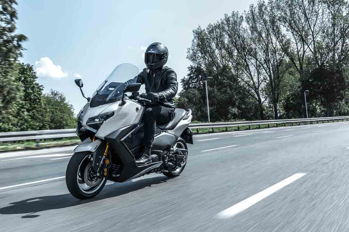 ヤマハ「TMAX560」