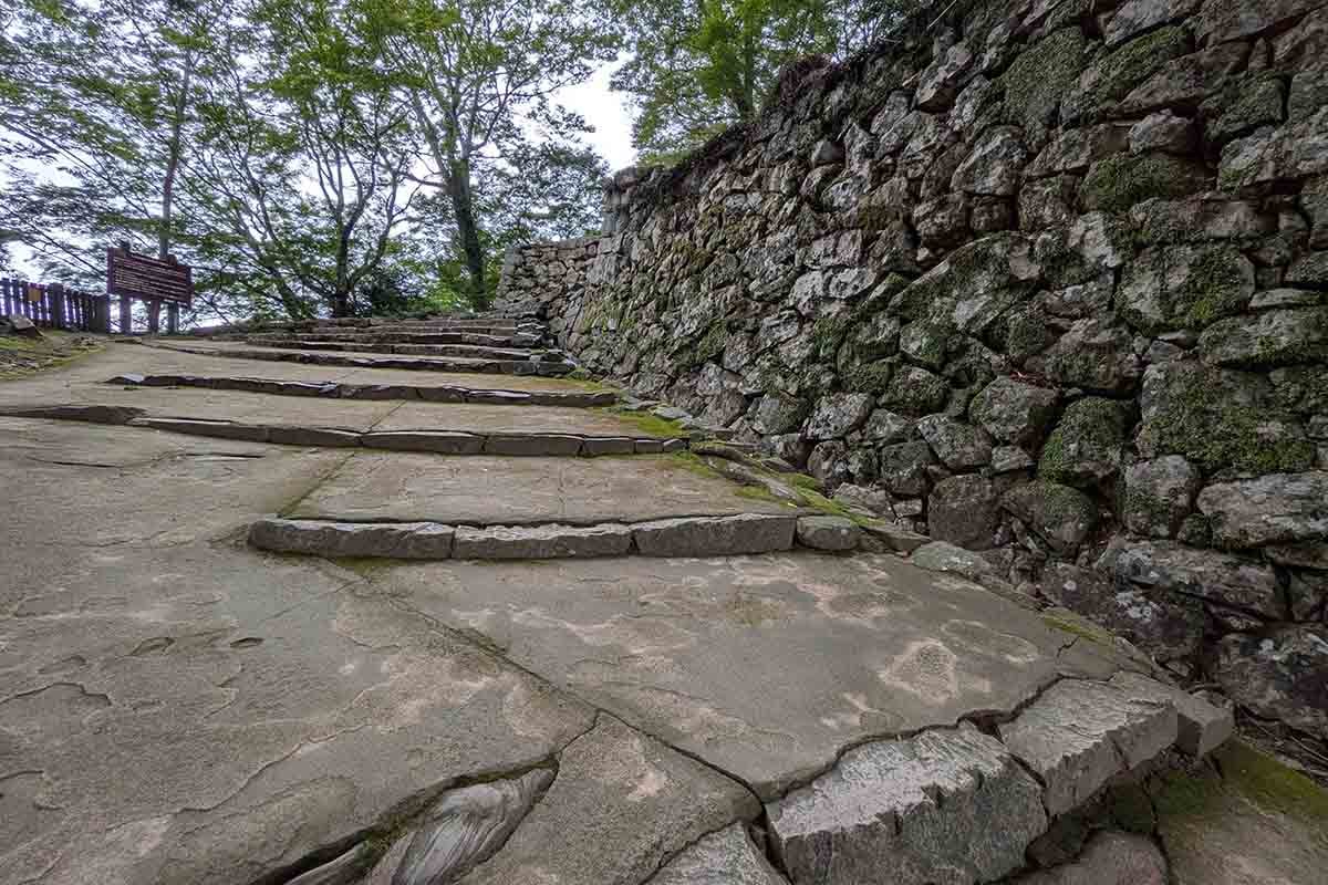 備中松山城の登城道