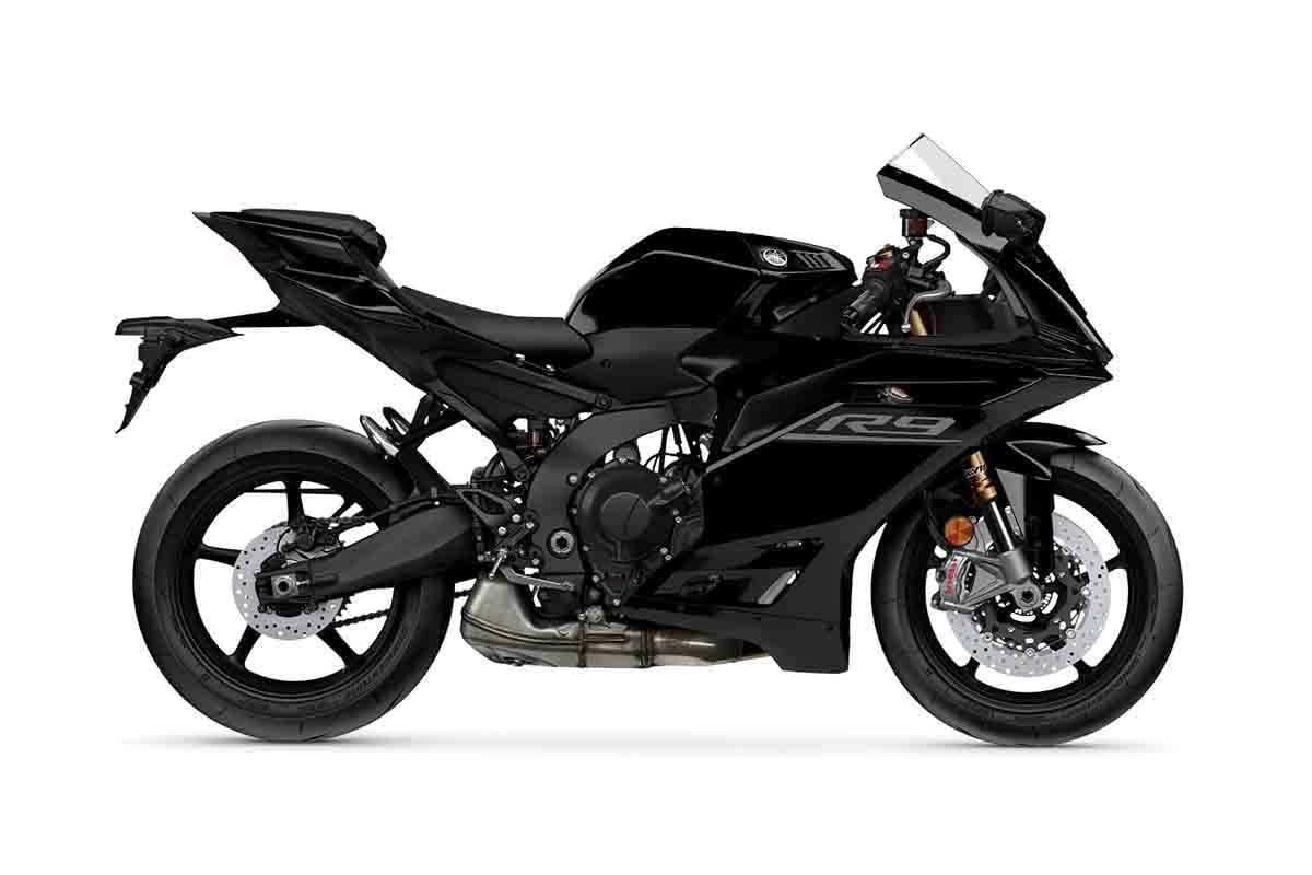 ヤマハ「YZF-R9」2027年モデルに設定された新色「ブラック」