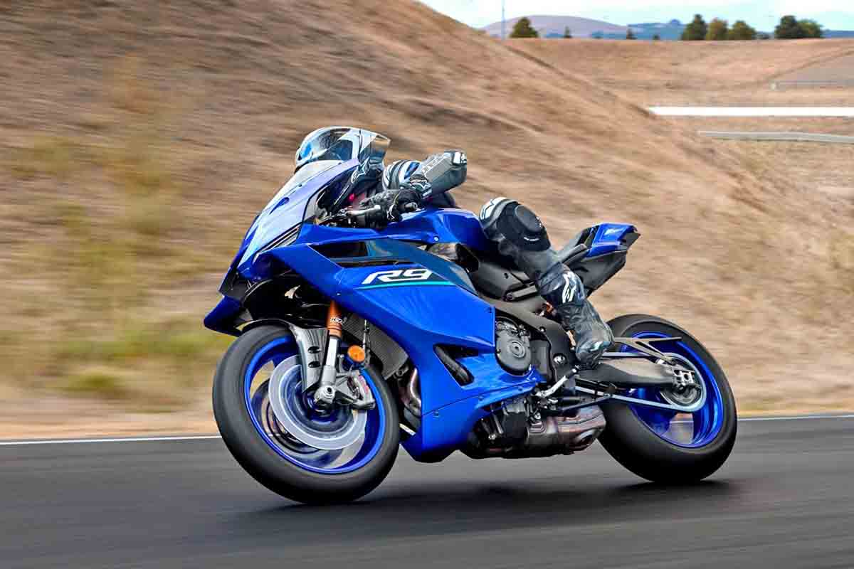 ヤマハ「YZF-R9」2027年モデル「ブルー」