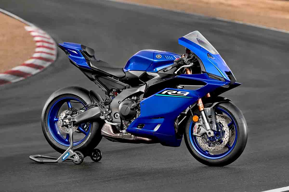 ヤマハ「YZF-R9」2027年モデル「ブルー」