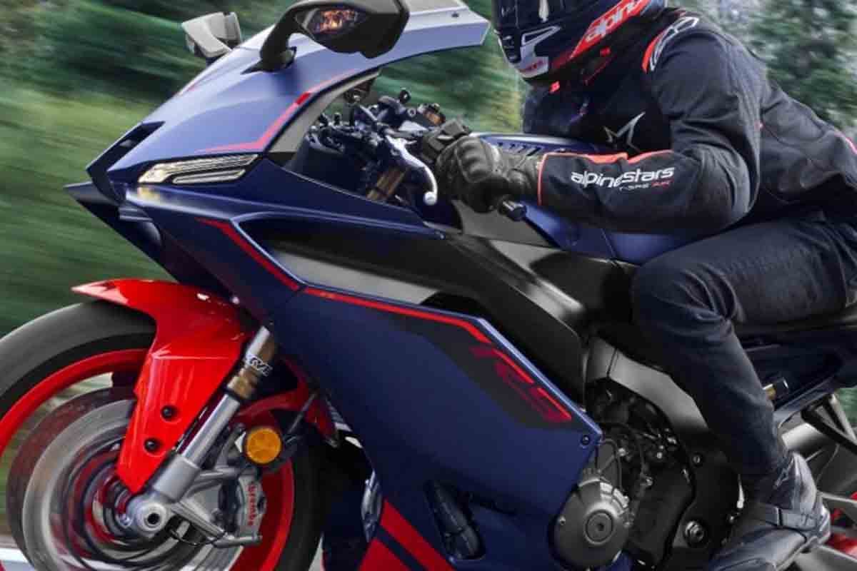 ヤマハ「YZF-R9」2027年モデルに設定された新色「マットダークブルー」