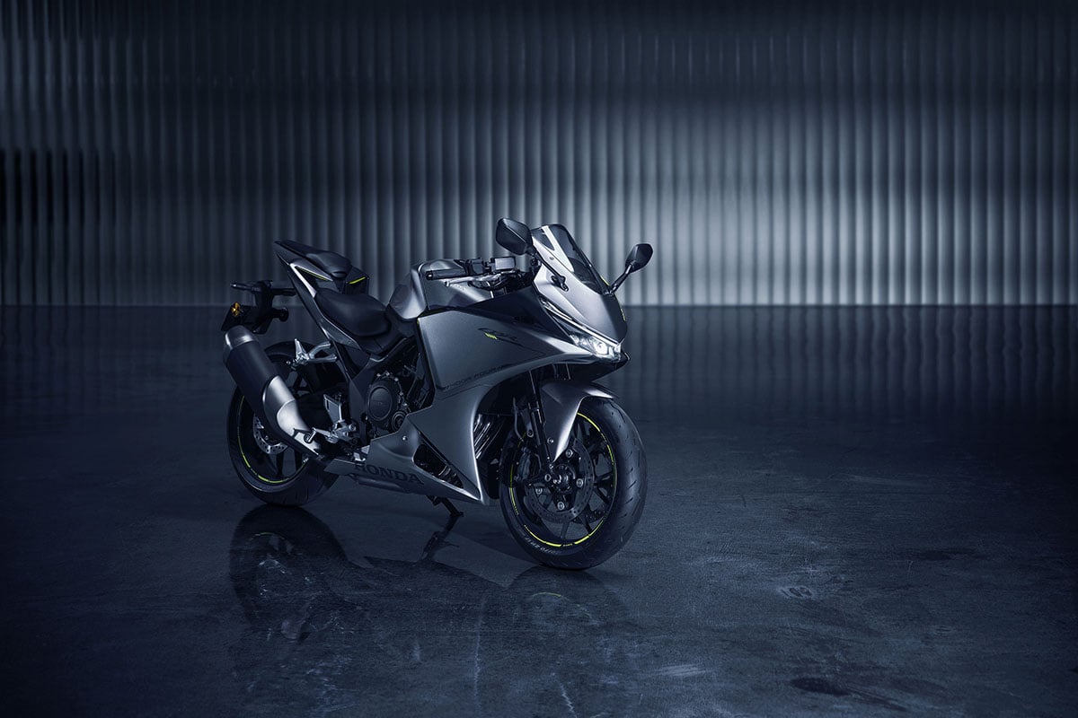 ホンダ「CBR400Rフォア Eクラッチ」